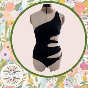 FREDERICK'S OF HOLLYWOOD AIRLIE CUT OUT ONE PIECE BATHING SUIT - NWT